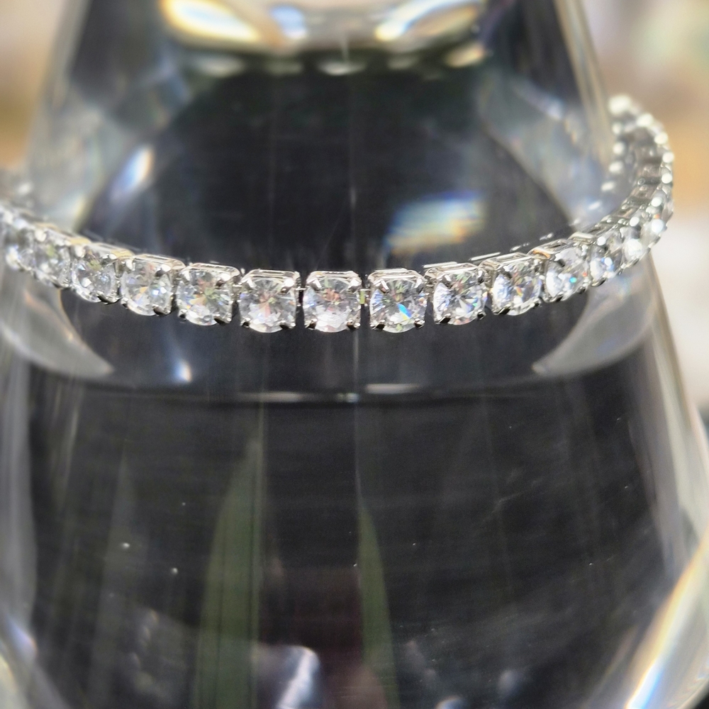 Dazzling Silver Adjustable Bracelet - image 6